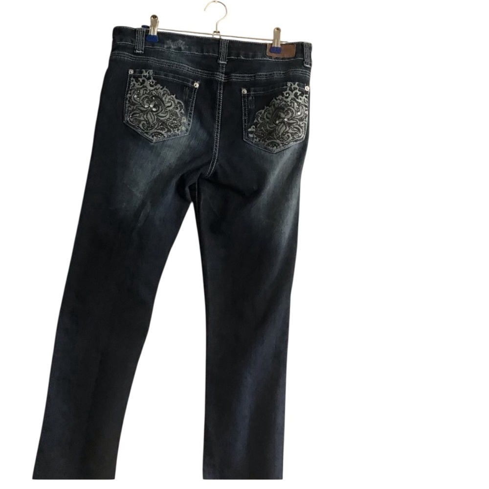 Women’s women’s blue jeans dark wash size 12 x 30 designs on pockets - Picture 5 of 13